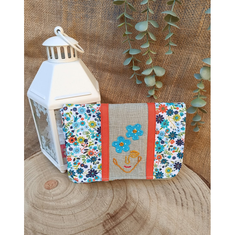 Pochette / Porte-monnaie / Porte-feuille artisanal « Visage et Fleurs »
