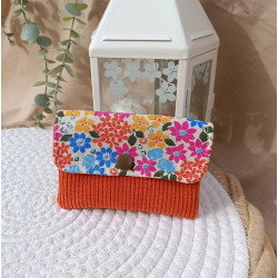 Pochette à cartes en velours orange et tissu fleuri peps