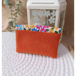 Pochette à cartes en velours orange et tissu fleuri peps