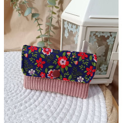 Pochette à cartes en velours rose poudré et tissu fleuri bleu marine