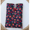 Pochette livre fleurs rouges – Fond bleu nuit – Taille au choix – Fait main