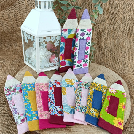 Marque-page tissu crayon – Motif & couleur au choix – Fait main