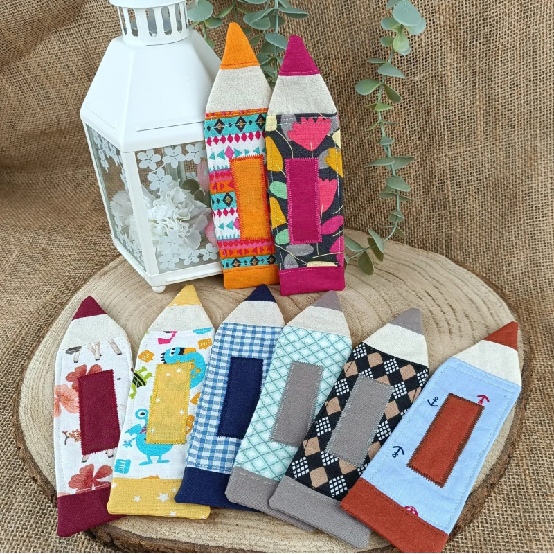 Marque-page tissu crayon – Motif & couleur au choix – Fait main