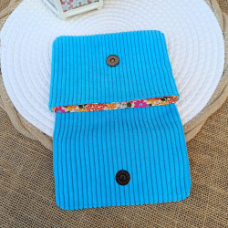 Porte-monnaie velours bleu turquoise et rabat fleuri – Accessoire fait main