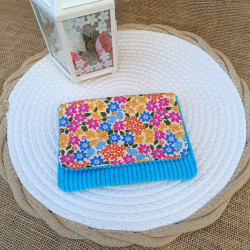 Porte-monnaie velours bleu turquoise et rabat fleuri – Accessoire fait main