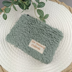 Pochette plate en sherpa – douceur, style et praticité