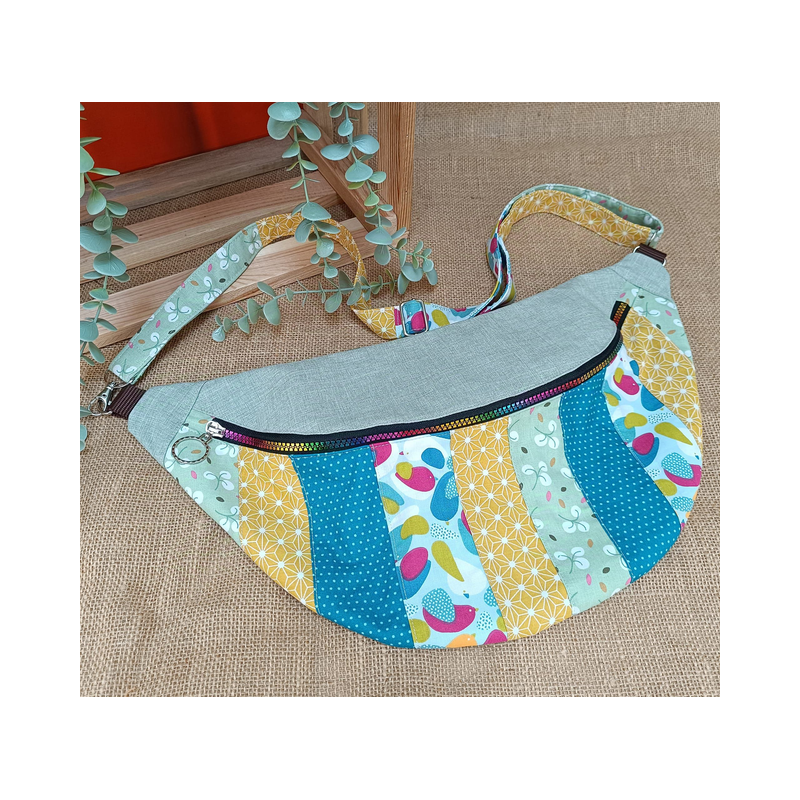 Sac banane XXL femme – Patchwork vert jaune bleu – Fait main original