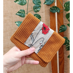 Porte-monnaie artisanal en tissu velours côtelé caramel et imprimé coquelicot – Fait main
