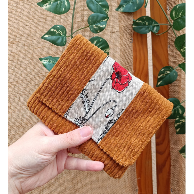 Porte-monnaie artisanal en tissu velours côtelé caramel et imprimé coquelicot – Fait main