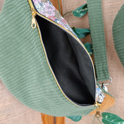Sac banane fleurie en tissu côtelé vert – fait main et pratique