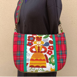 Sac bandoulière artisanal folk en tissu écossais rouge illustré