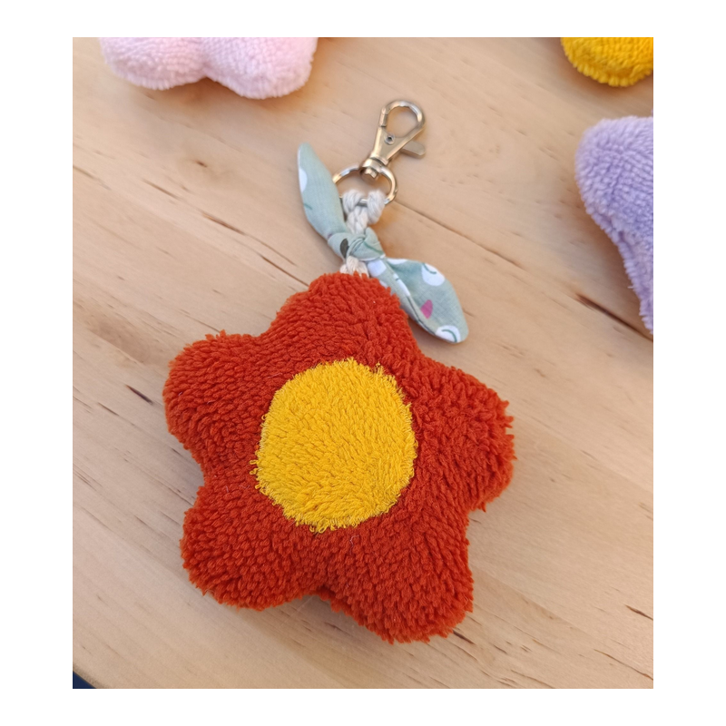 Porte-clés fleur douce en éponge microfibre – fait main – couleur au choix