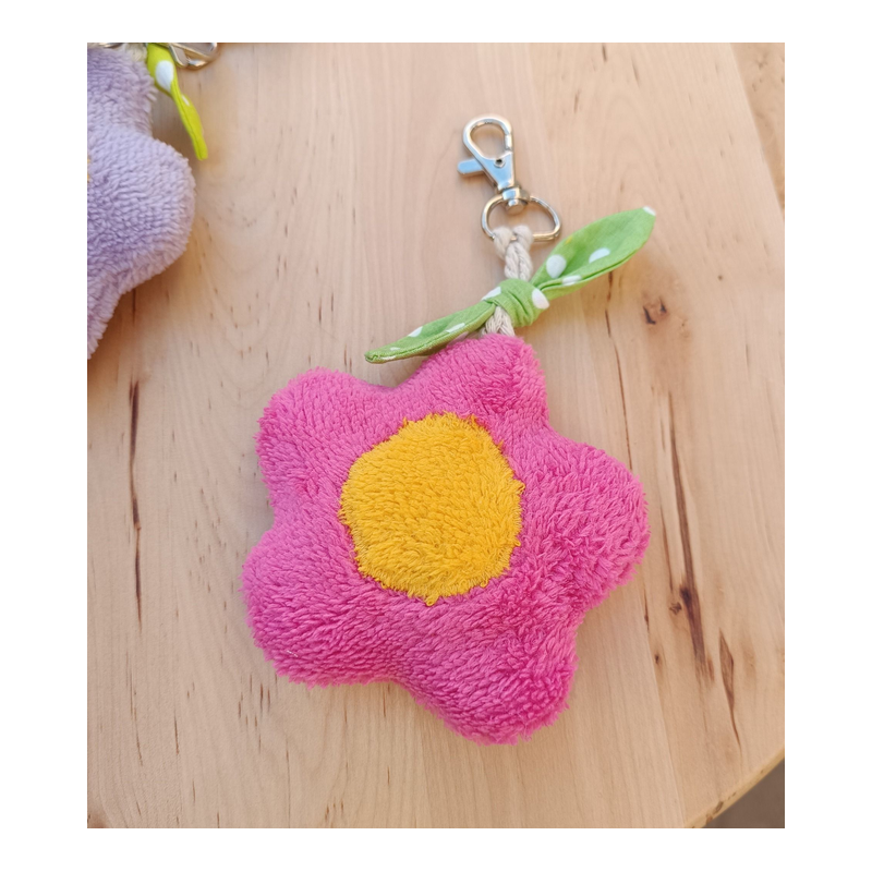 Porte-clés fleur douce en éponge microfibre – fait main – couleur au choix