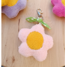 Porte-clés fleur douce en éponge microfibre – fait main – couleur au choix