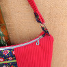 sac demi-lune artisanale en velours rouges et fleurs I De Nature Colorée